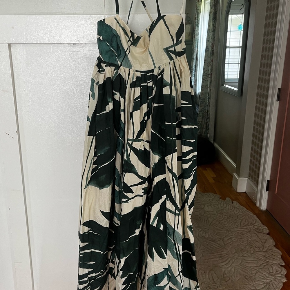 NWOT Cara Cara Green and Cream Leaf Pattern Dress - S